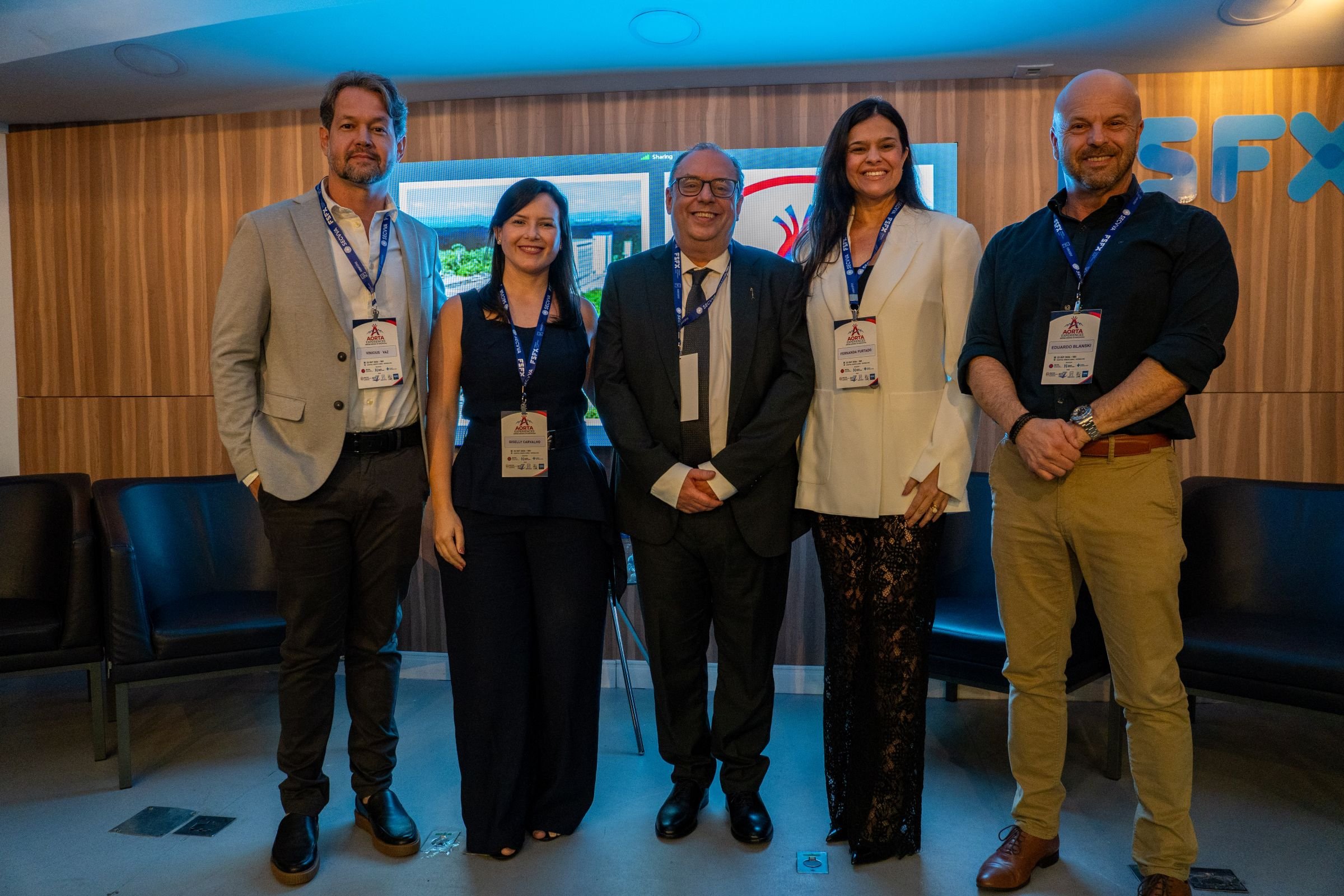 Dr. Vinícius Vaz, Dra. Giselly Gomes Carvalho e Dr. Leonardo Augusto Dávila Gonçalves, idealizadores do evento, com a gerente de assistência do HMC, Dra. Fernanda Lelia Furtado, e o diretor de negócios, Eduardo Blanski