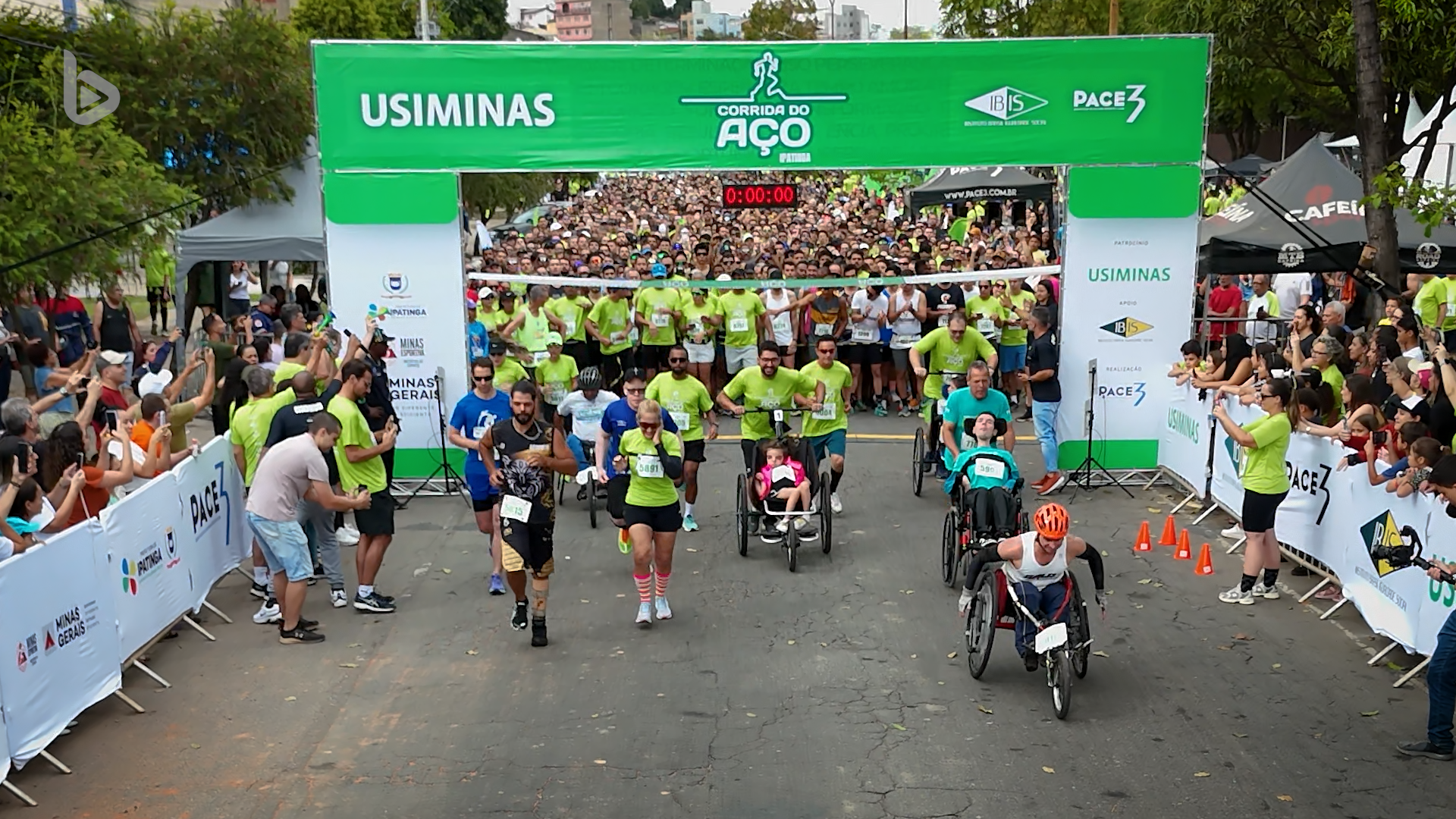 Largada da Corrida do Aço, em Ipatinga